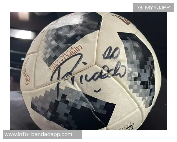 巴萨曾考虑引进皮耶罗但最终选择了里瓦尔多，曼联也对他感兴趣